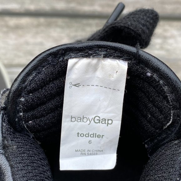 babyGap Sneakers Booties for Toddler (Size 6) - Picture 8 of 8